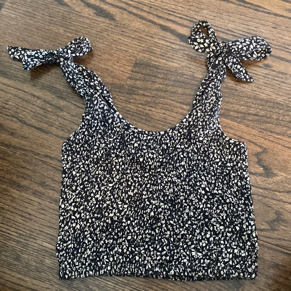 Floral tie crop top